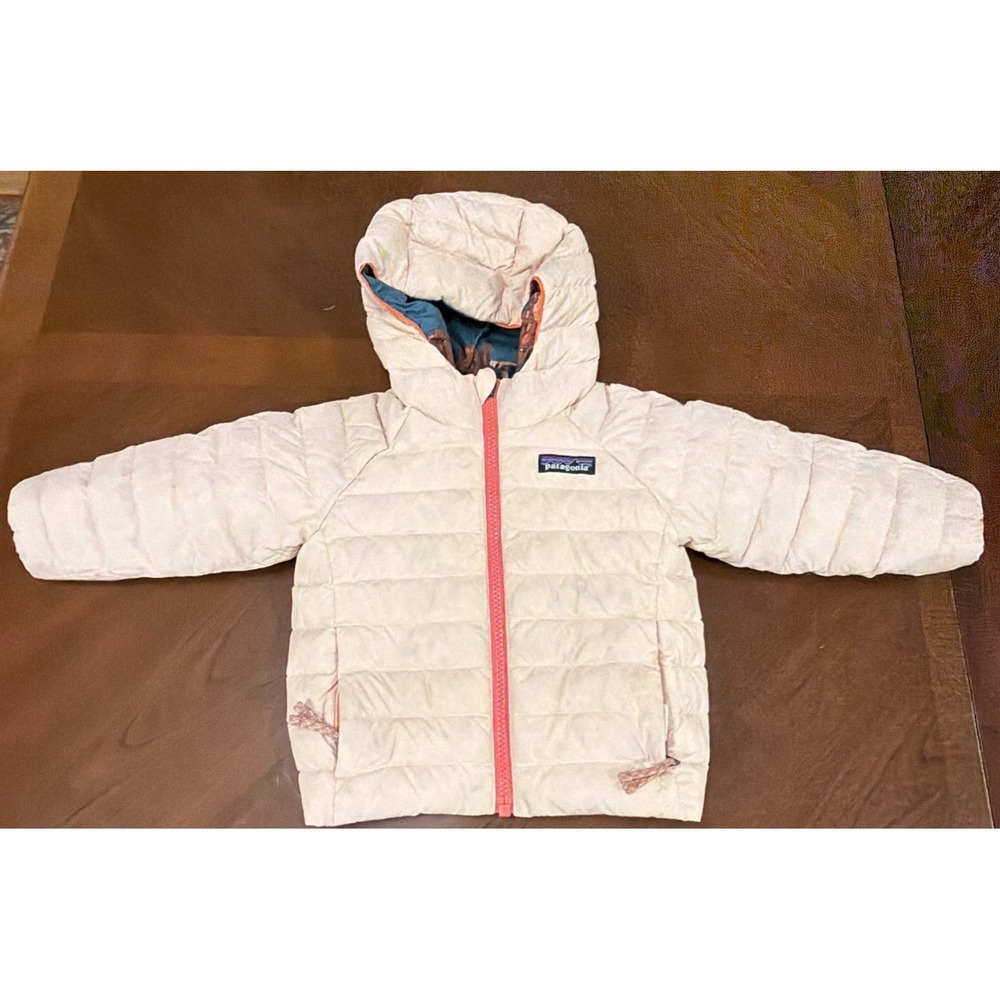 Patagonia Reversible Down Bear Print Pink Sweater Hoody Size 12-18 Months - Picture 2 of 5